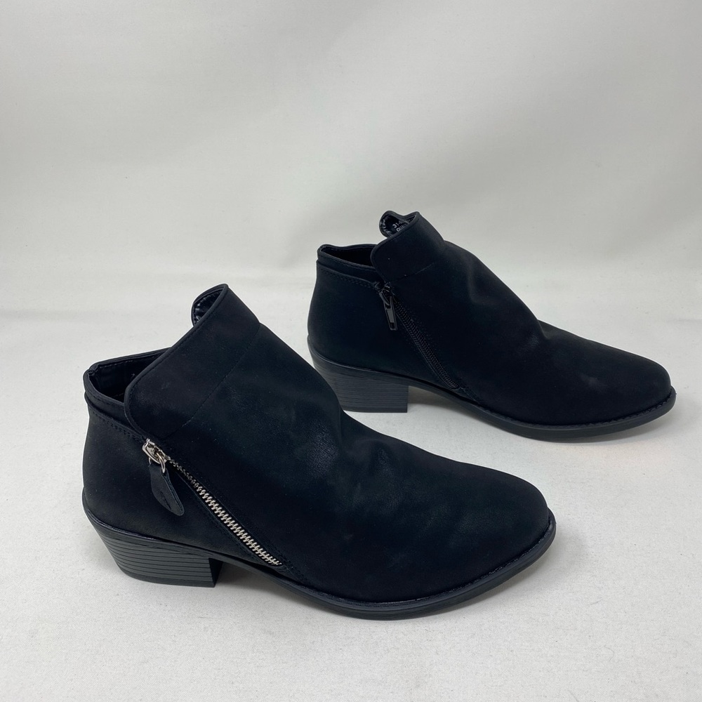East Street Gusto Size 8 WW